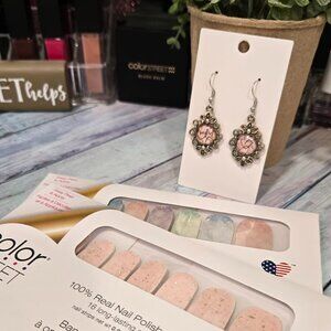 Color Street Snowflake Valentine Press on Nail Design